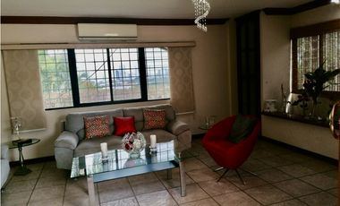 Se Vende Casa en  Con Piscina en Villa Lucre