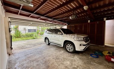 Se Vende Casa en  Con Piscina en Villa Lucre