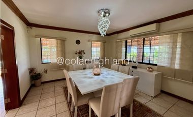 Se Vende Casa en  Con Piscina en Villa Lucre