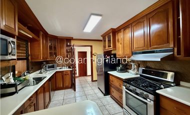 Se Vende Casa en  Con Piscina en Villa Lucre