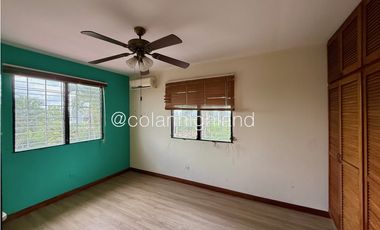 Se Vende Casa en  Con Piscina en Villa Lucre