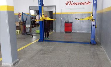 Local con vivienda y deptos