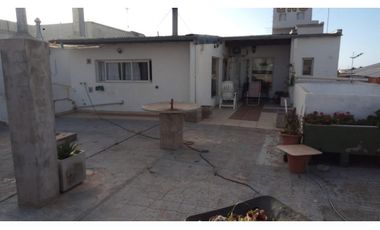 Local con vivienda y deptos