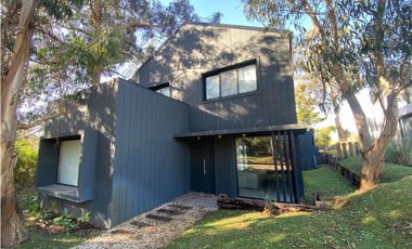 CASA EN VENTA COSTA ESMERALDA CALIFORNIANA NÓRDICA MODERNA S3 Lote 408