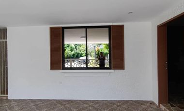 For Sale: House and Lot at C Benitez St. Bf Homes PH 2 Parañaque City