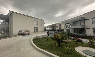 Se Arrienda Apartasuite Nueva Condominio Campestre El Caimo 9281946