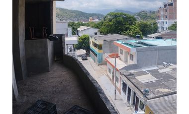 Edificio cerca de las playas con terraza y patio – Rodadero G-38