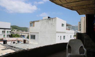 Edificio cerca de las playas con terraza y patio – Rodadero G-38