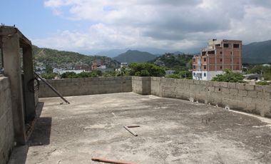 Edificio cerca de las playas con terraza y patio – Rodadero G-38