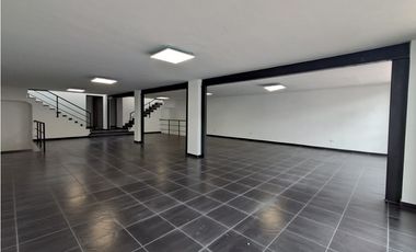 SE ARRIENDA LOCAL EN ZONA T