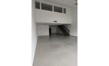 SE ARRIENDA LOCAL EN SANTA MARTA