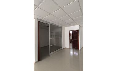 SE ARRIENDA LOCAL EN SANTA MARTA