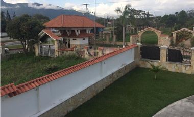 CASA CAMPESTRE EN CHINAUTA EN VENTA - CUNDINAMARCA