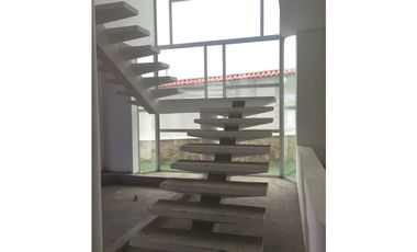 CASA CAMPESTRE EN CHINAUTA EN VENTA - CUNDINAMARCA