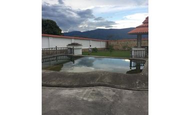 CASA CAMPESTRE EN CHINAUTA EN VENTA - CUNDINAMARCA