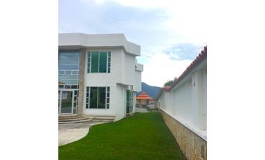 CASA CAMPESTRE EN CHINAUTA EN VENTA - CUNDINAMARCA
