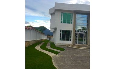 CASA CAMPESTRE EN CHINAUTA EN VENTA - CUNDINAMARCA