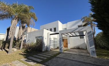 Casa en  Alquiler en Los Alisos Nordelta