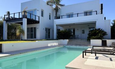 Casa en  Alquiler en Los Alisos Nordelta