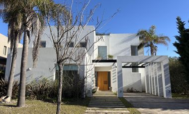Casa en  Alquiler en Los Alisos Nordelta