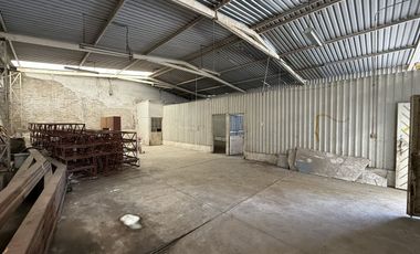 Terreno con Bodega y oficinas en renta con ubicación estratégica en Atizapán