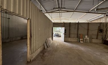 Terreno con Bodega y oficinas en renta con ubicación estratégica en Atizapán