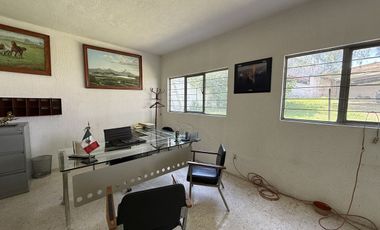 Terreno con Bodega y oficinas en renta con ubicación estratégica en Atizapán