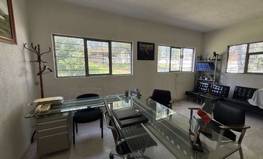 Terreno con Bodega y oficinas en renta con ubicación estratégica en Atizapán