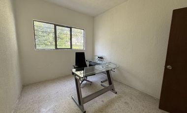 Terreno con Bodega y oficinas en renta con ubicación estratégica en Atizapán