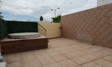 Casa en venta en fraccionamiento con alberca y vigilancia en Xochitepec, Morelos