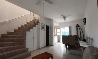 Casa en venta en fraccionamiento con alberca y vigilancia en Xochitepec, Morelos