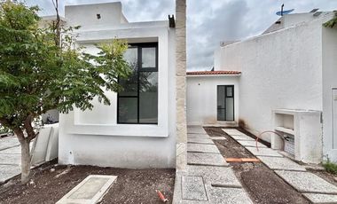 CASA EN VENTA DE 1 NIVEL Y 3 RECAMARAS EN CD. MADERAS MARQUES, QRO.