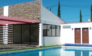 BONITA CASA EN RENTA DENTRO DE COTO