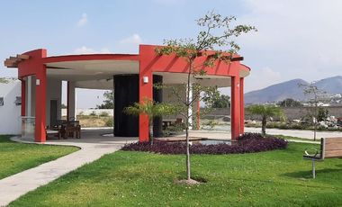 BONITA CASA EN RENTA DENTRO DE COTO