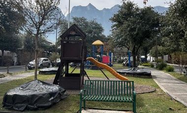 Casa  Venta Cumbres Providencia Monterrey Frente Parque