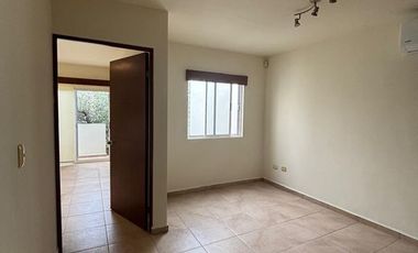 Casa  Venta Cumbres Providencia Monterrey Frente Parque