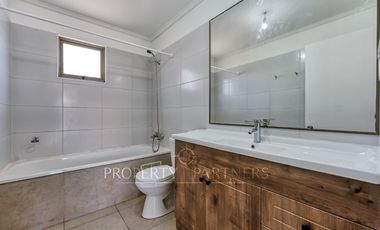 Casa Chilena en sector Chicureo Norte, Condominio seguro