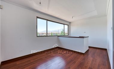 Casa Chilena en sector Chicureo Norte, Condominio seguro