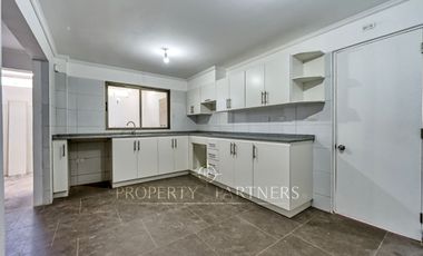 Casa Chilena en sector Chicureo Norte, Condominio seguro