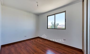 Casa Chilena en sector Chicureo Norte, Condominio seguro