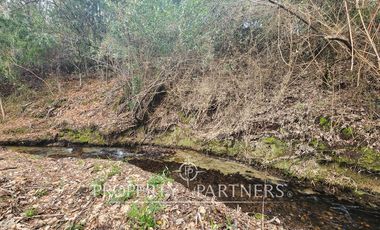 Casa en terreno de 7 mil mts2 con lindo estero