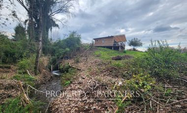 Casa en terreno de 7 mil mts2 con lindo estero