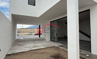 Venta Casa con 4 recamaras, una en planta baja y cocina integral incluida, Las Huertas Residencial, Arteaga