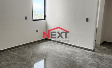 Venta Casa con 4 recamaras, una en planta baja y cocina integral incluida, Las Huertas Residencial, Arteaga