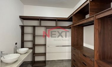 Venta Casa con 4 recamaras, una en planta baja y cocina integral incluida, Las Huertas Residencial, Arteaga