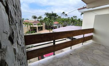 Casa en alquiler, Urbanización Laguna Club,  JohR