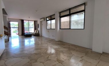 Casa en alquiler, Urbanización Laguna Club,  JohR