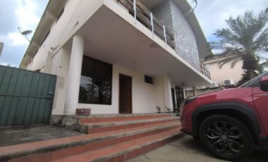 Casa en alquiler, Urbanización Laguna Club,  JohR