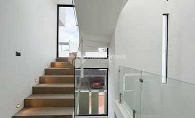 CASA EN RENTA NUEVA