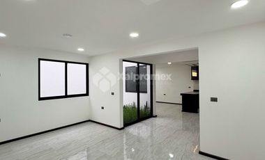 CASA EN RENTA NUEVA